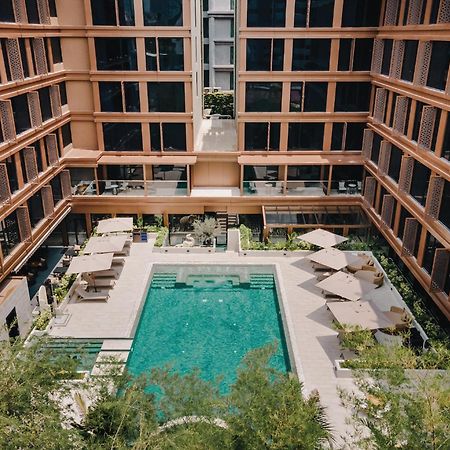 Nysa Hotel Bangkok Sukhumvit 11 Dış mekan fotoğraf The hotel's courtyard