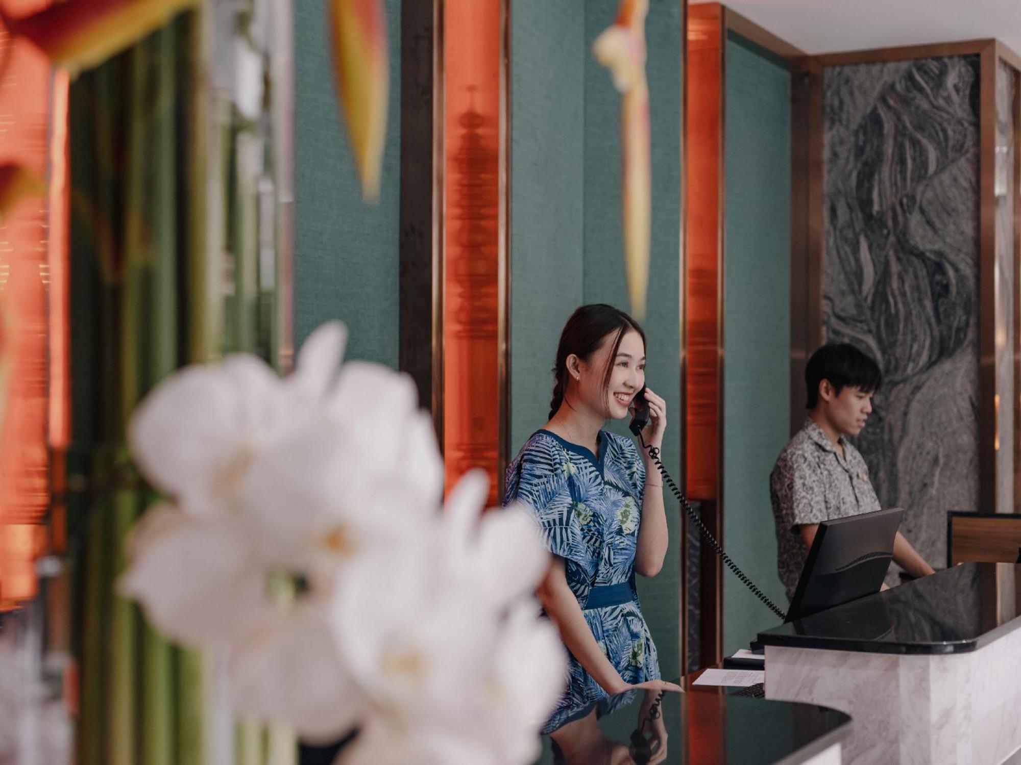 Nysa Hotel Bangkok Sukhumvit 11 Dış mekan fotoğraf Concierge at Mandarin Oriental, Bangkok