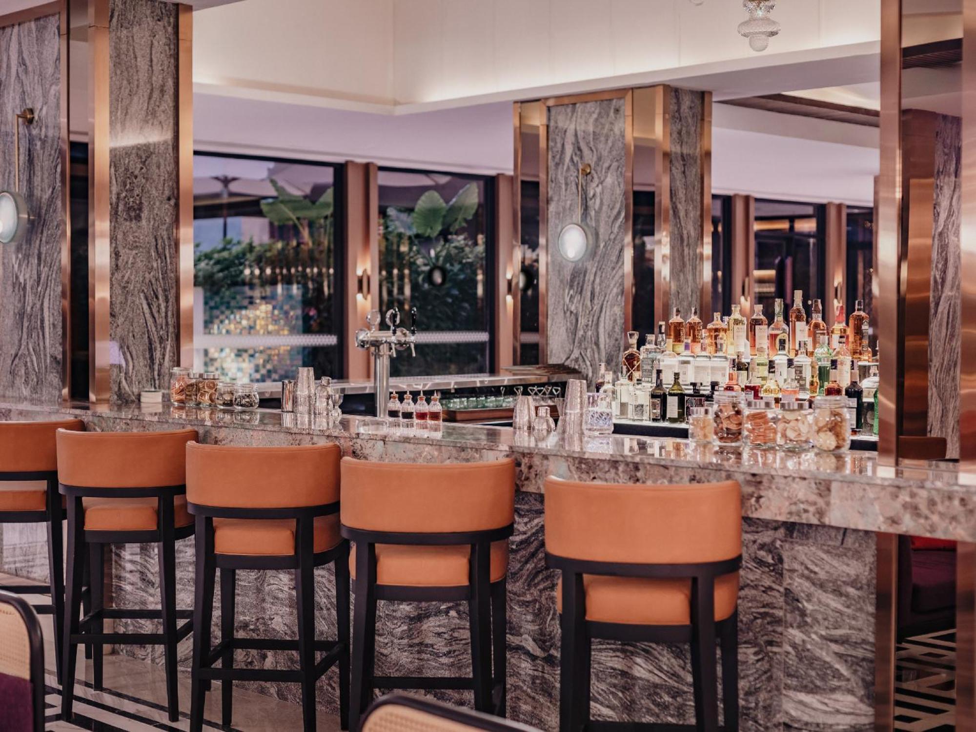 Nysa Hotel Bangkok Sukhumvit 11 Dış mekan fotoğraf The bar at the 1919